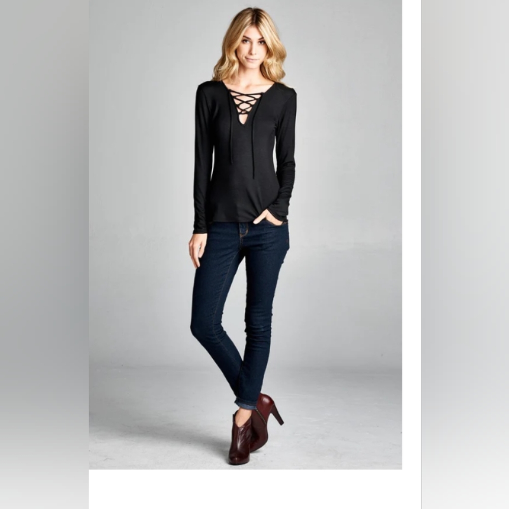 DG2 Diane Gilman Solid Long Sleeve V Neck Cross String Tie top - Black Size XS